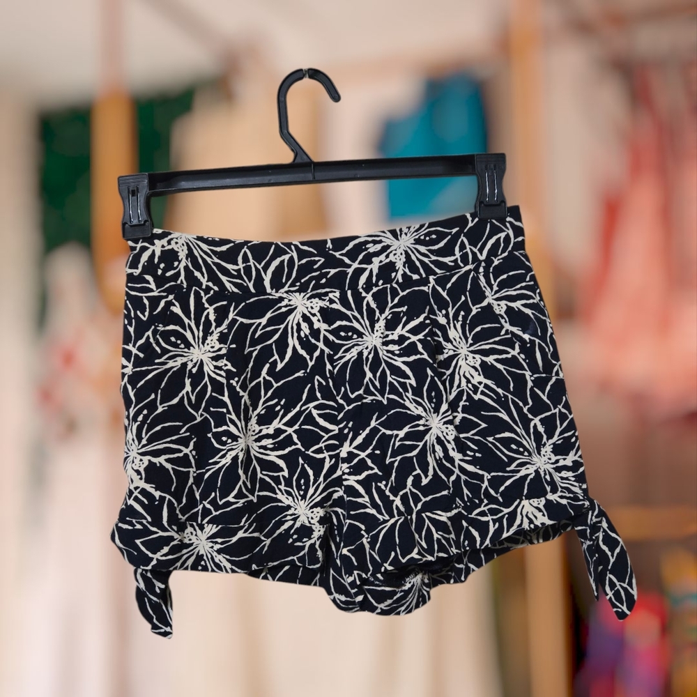 Black and White Floral High Waist Shorts with Side Tie